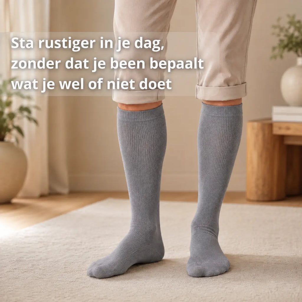 Compressiekousen grijs tegen zware en vermoeide benen